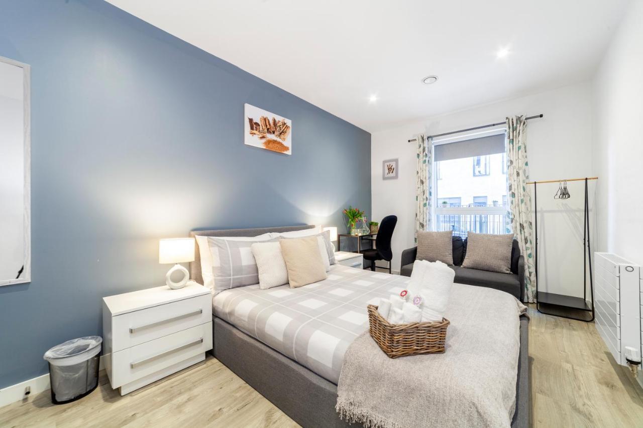 דירות Private Double Bd With Optional Balcony, 15 Mins To London Cc מראה חיצוני תמונה